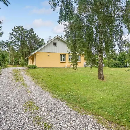 Amazing Home In Ebeltoft With Sauna *